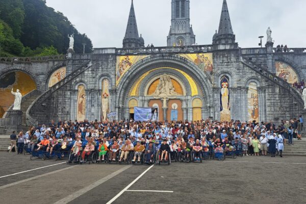 8 FOTO GRUPO explanada 2026